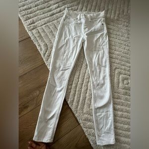 White skinny ankle jeans